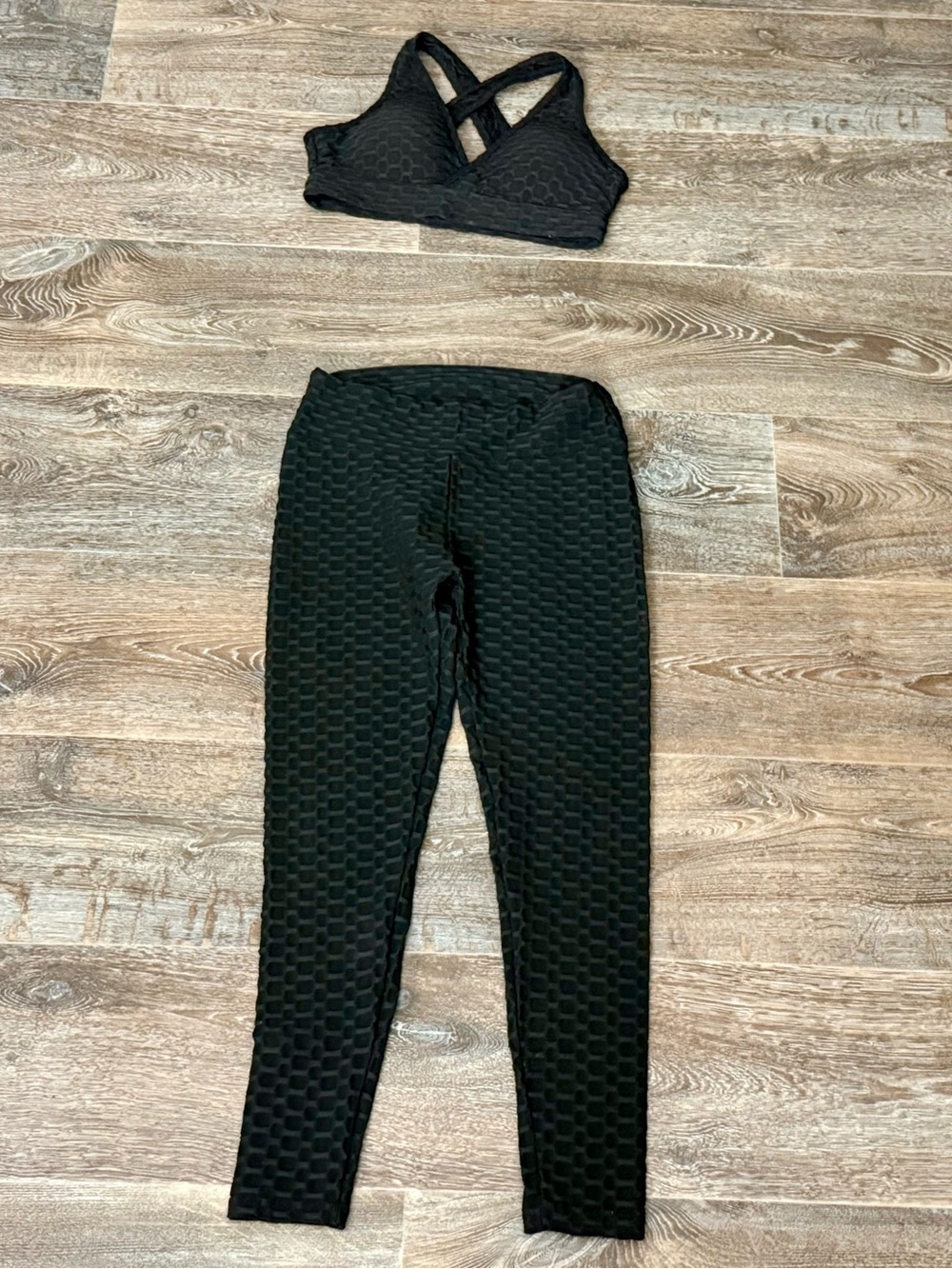XJ Boost Women’s Black Honeycomb Textured Leggings & Sports Bra Size S/M